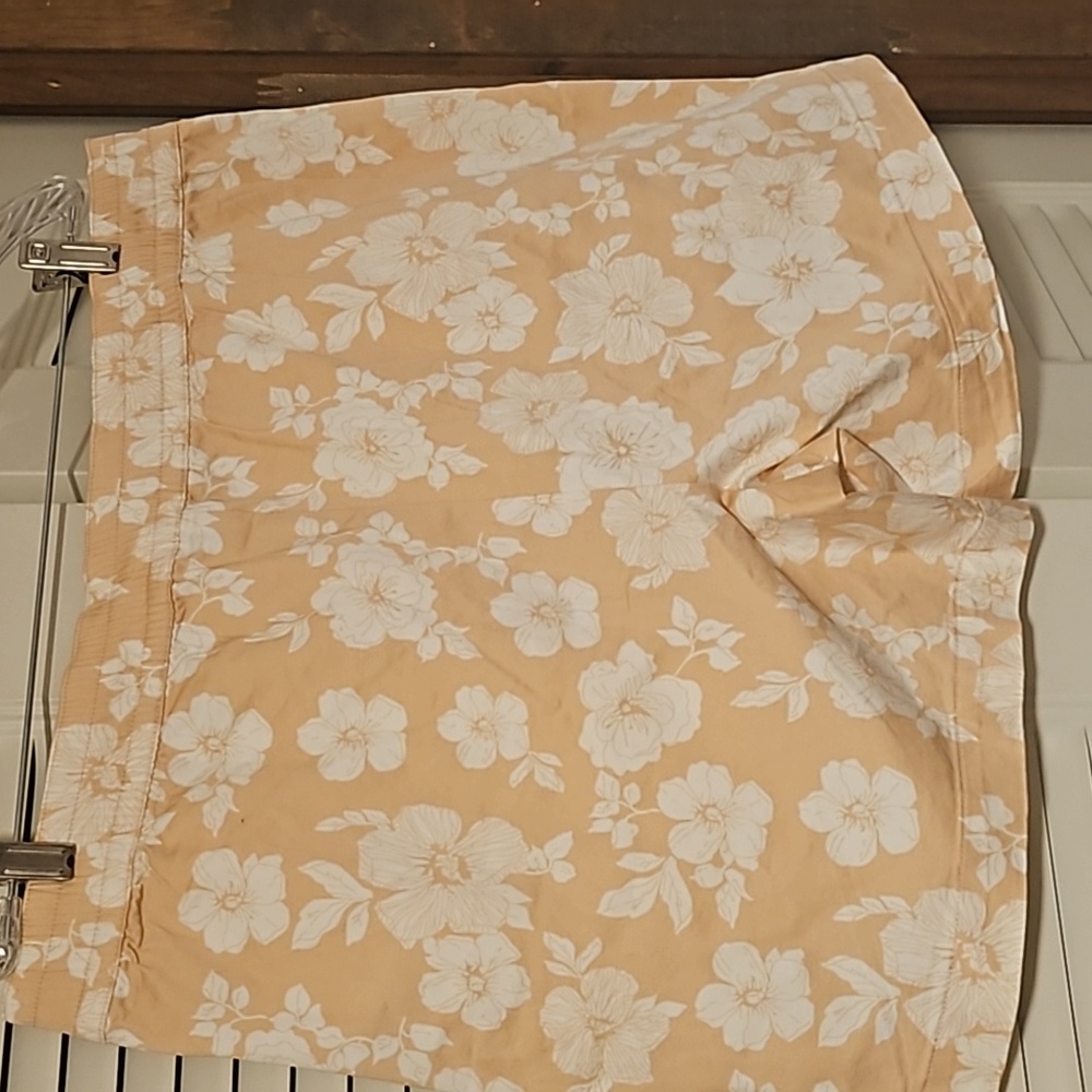 Shorts - Picture 3 of 5